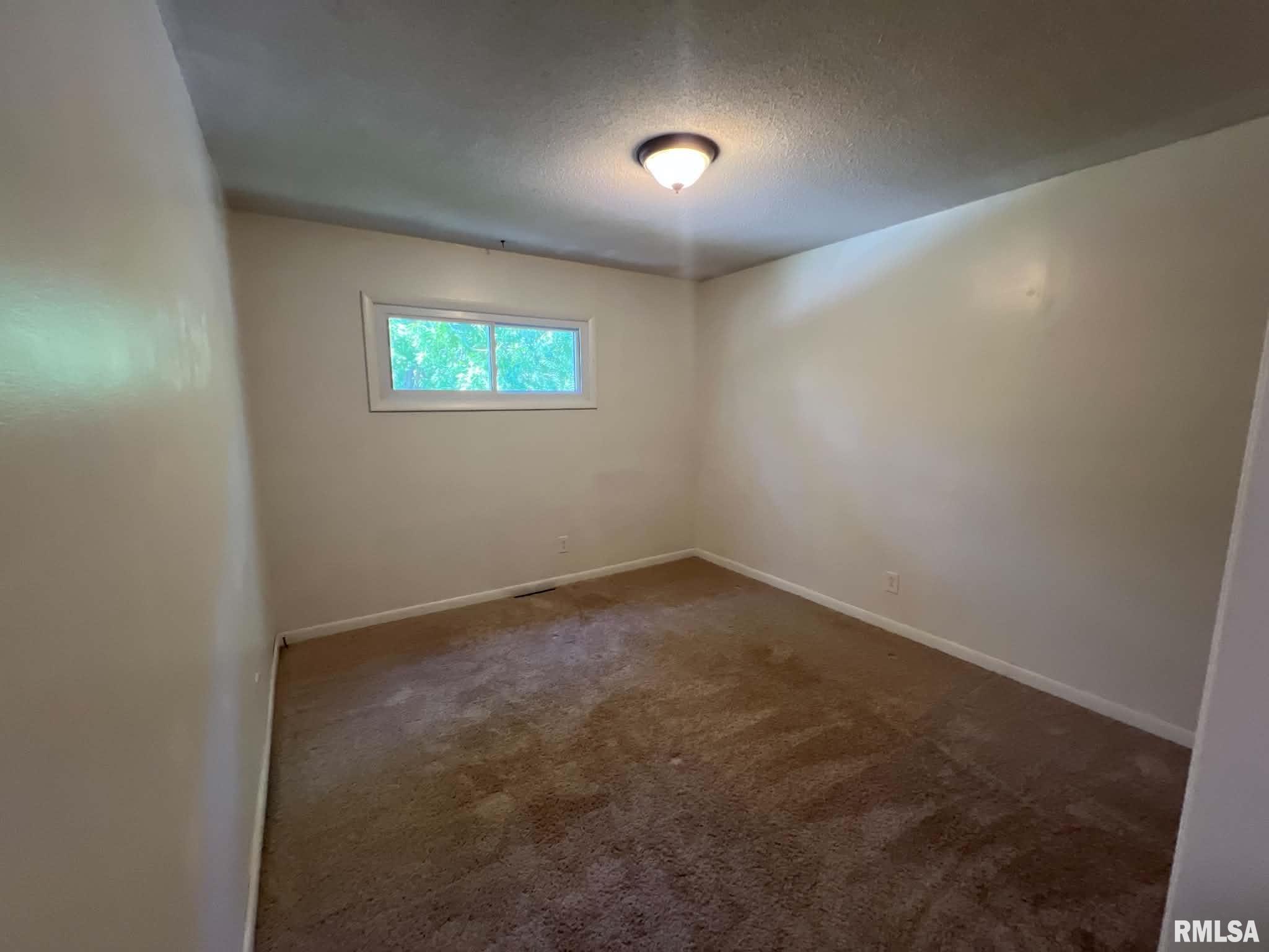 292 Jana Road Macomb, IL 61455 - Photo 16 of 39