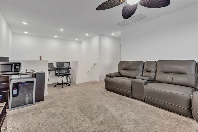 $430,000 | 9601 Oliver Hls Avenue, Las Vegas, NV 89143