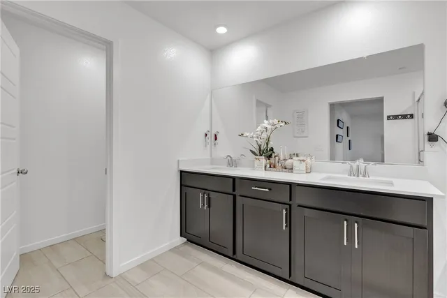 $430,000 | 9601 Oliver Hls Avenue, Las Vegas, NV 89143