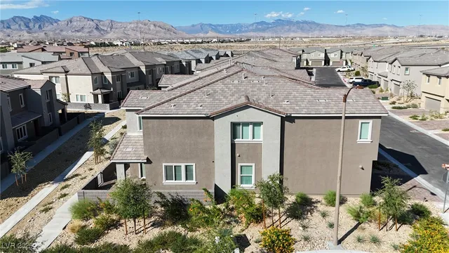 $430,000 | 9601 Oliver Hls Avenue, Las Vegas, NV 89143