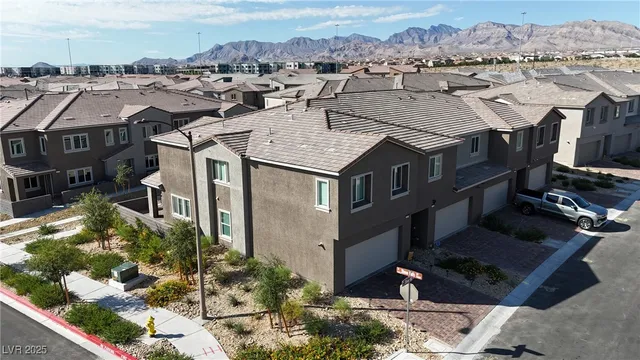 $430,000 | 9601 Oliver Hls Avenue, Las Vegas, NV 89143