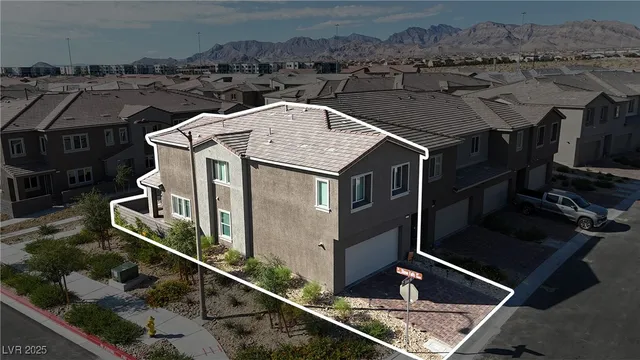$430,000 | 9601 Oliver Hls Avenue, Las Vegas, NV 89143