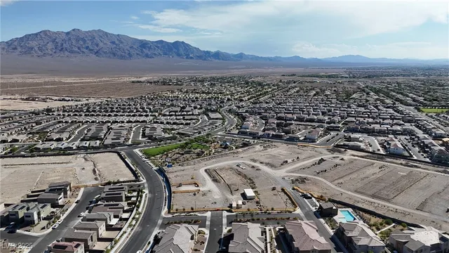 $430,000 | 9601 Oliver Hls Avenue, Las Vegas, NV 89143