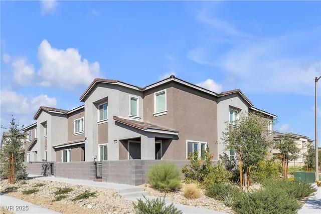 $430,000 | 9601 Oliver Hls Avenue, Las Vegas, NV 89143
