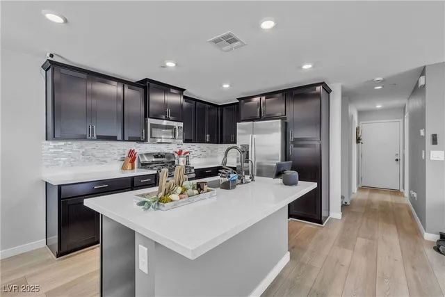 $430,000 | 9601 Oliver Hls Avenue, Las Vegas, NV 89143