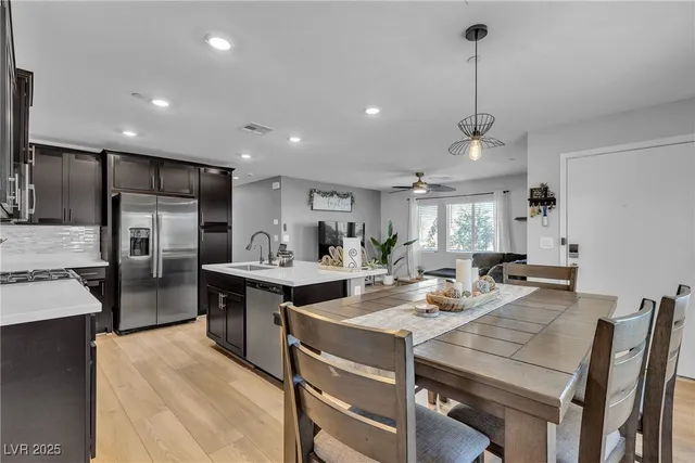 $430,000 | 9601 Oliver Hls Avenue, Las Vegas, NV 89143