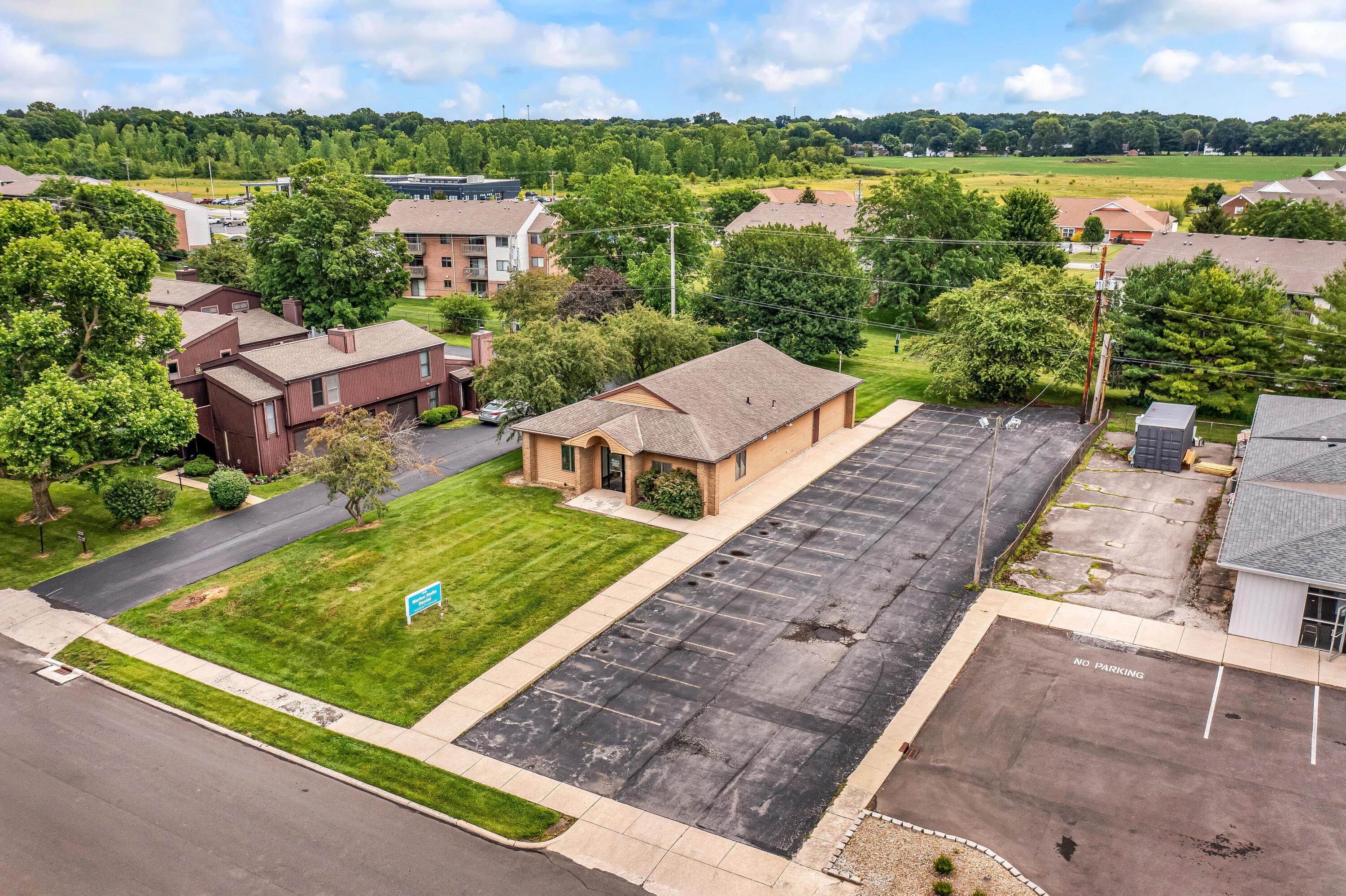 1240 Crescent Heights Road Marion, OH 43302 - Photo 56 of 60 56. Front Aerial