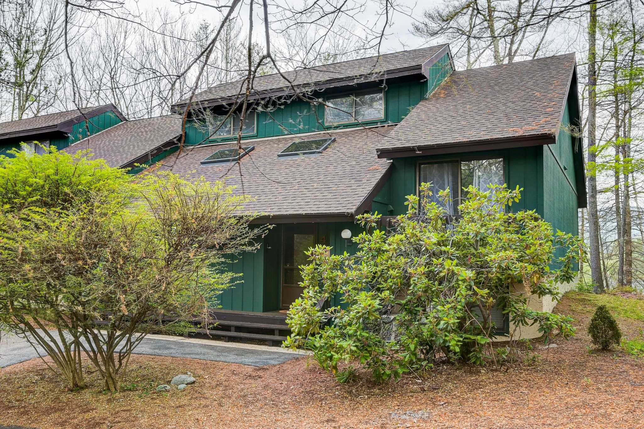 37 Stonehurst Manor Road, Unit 4D Conway, NH 03860 - Photo 1 of 40