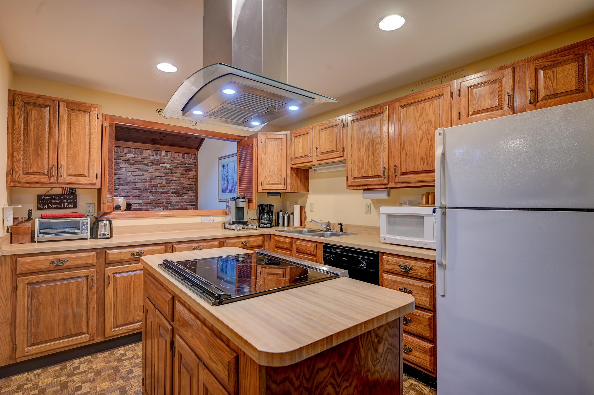 37 Stonehurst Manor Road, Unit 4D Conway, NH 03860 - Photo 11 of 40