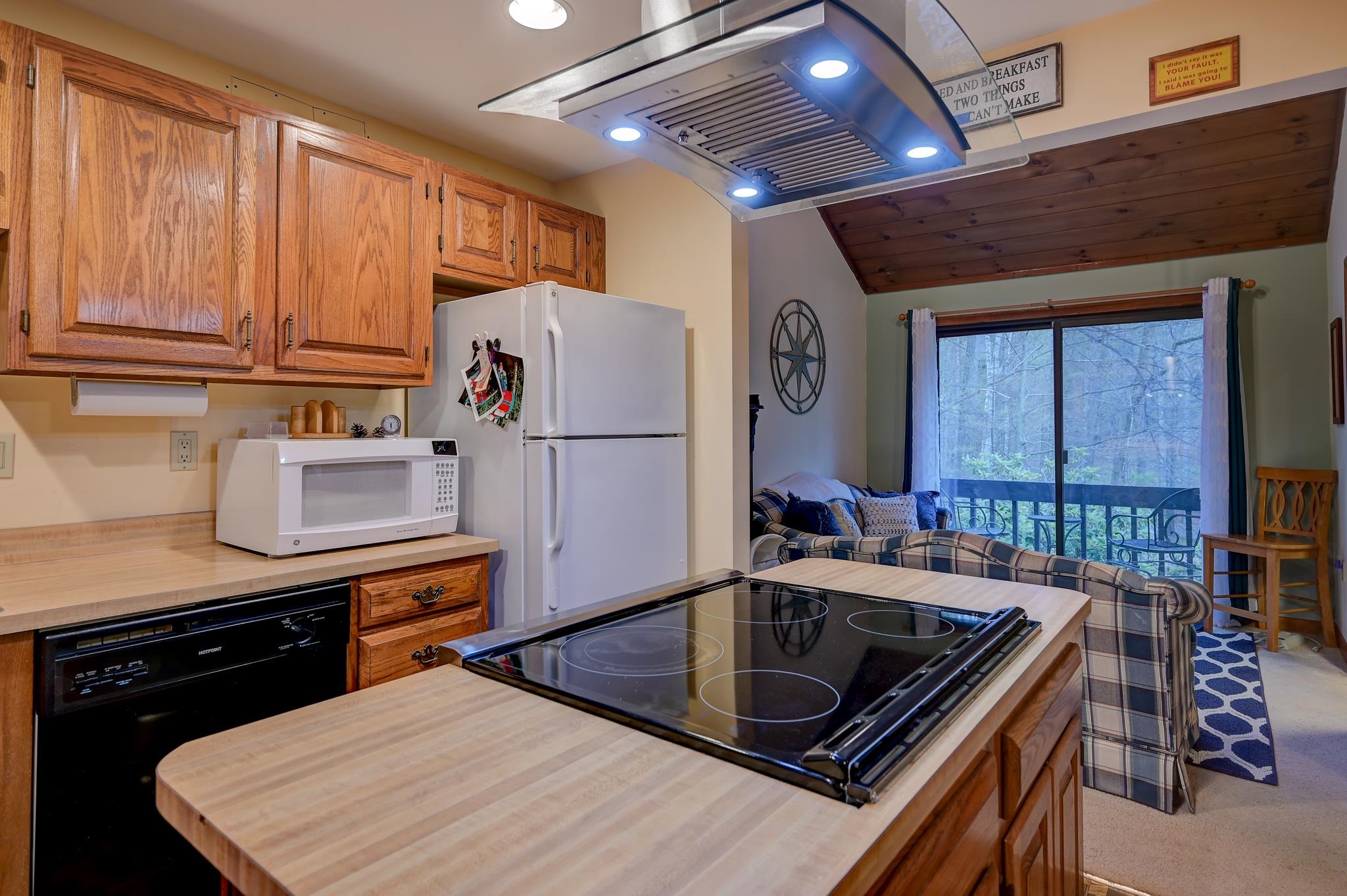 37 Stonehurst Manor Road, Unit 4D Conway, NH 03860 - Photo 12 of 40
