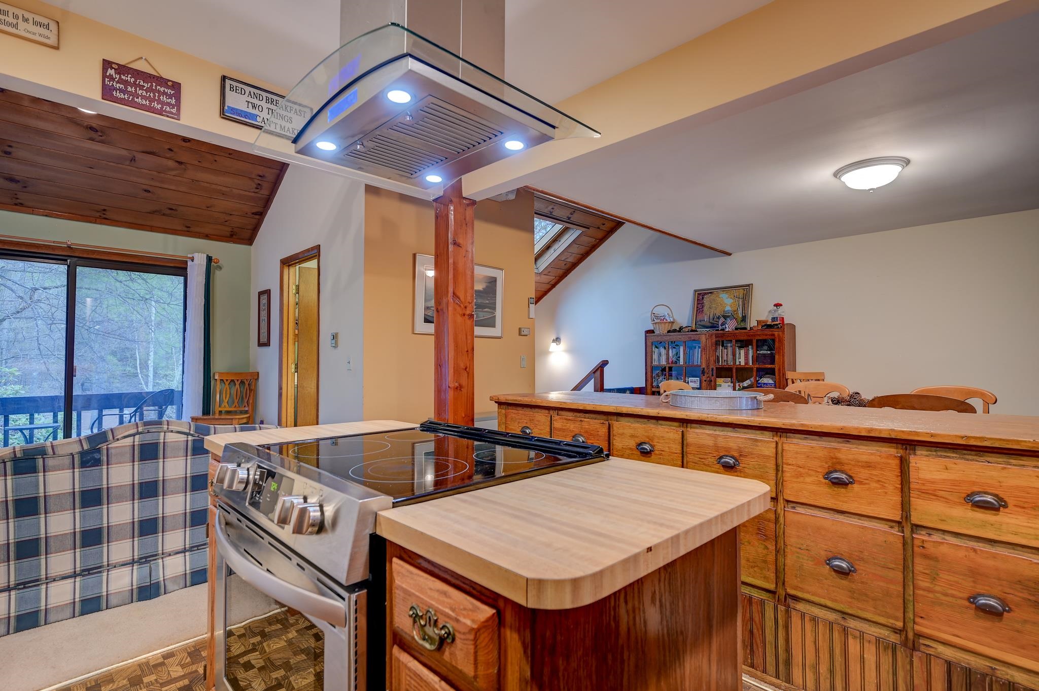 37 Stonehurst Manor Road, Unit 4D Conway, NH 03860 - Photo 13 of 40