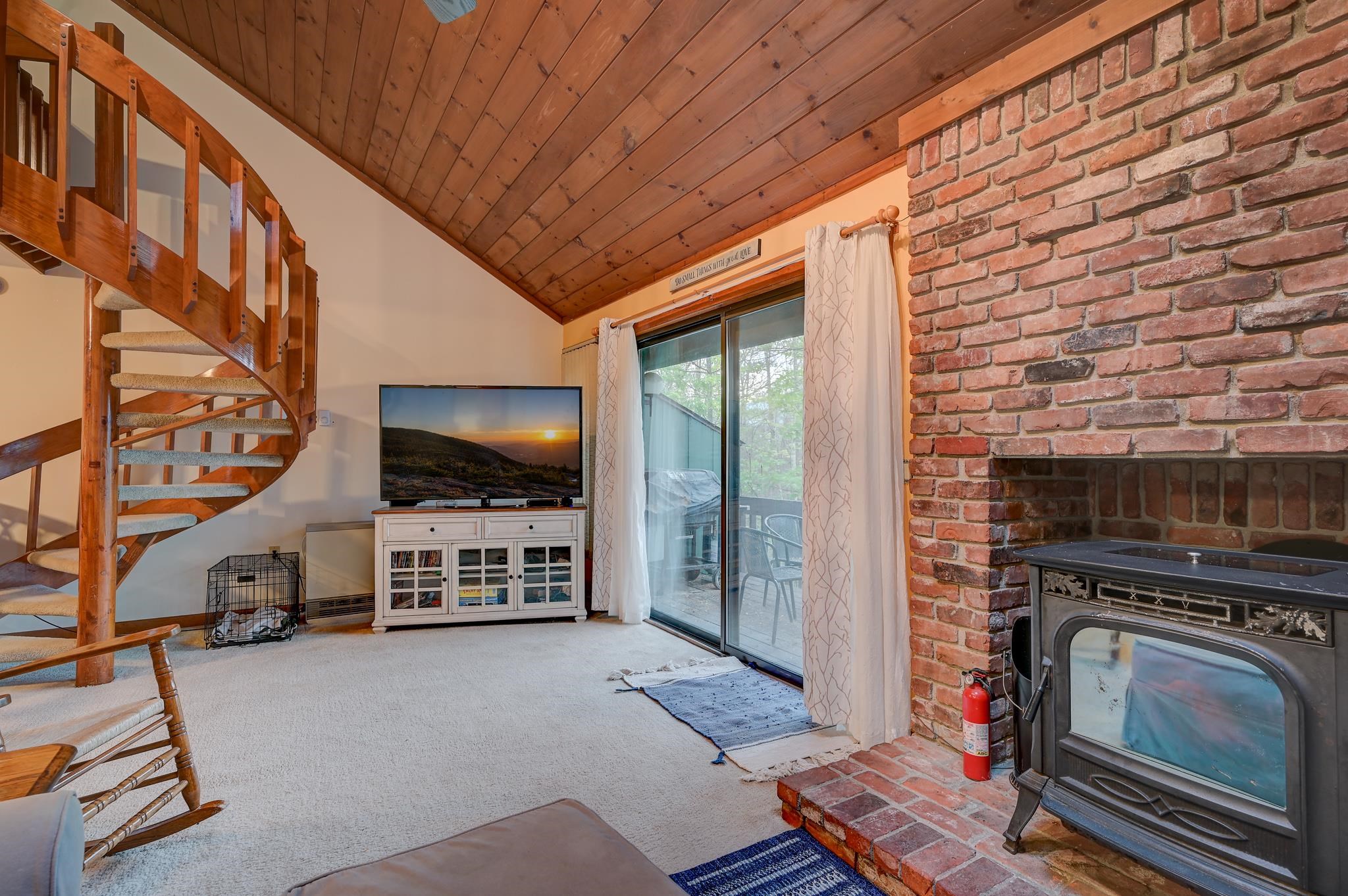 37 Stonehurst Manor Road, Unit 4D Conway, NH 03860 - Photo 21 of 40
