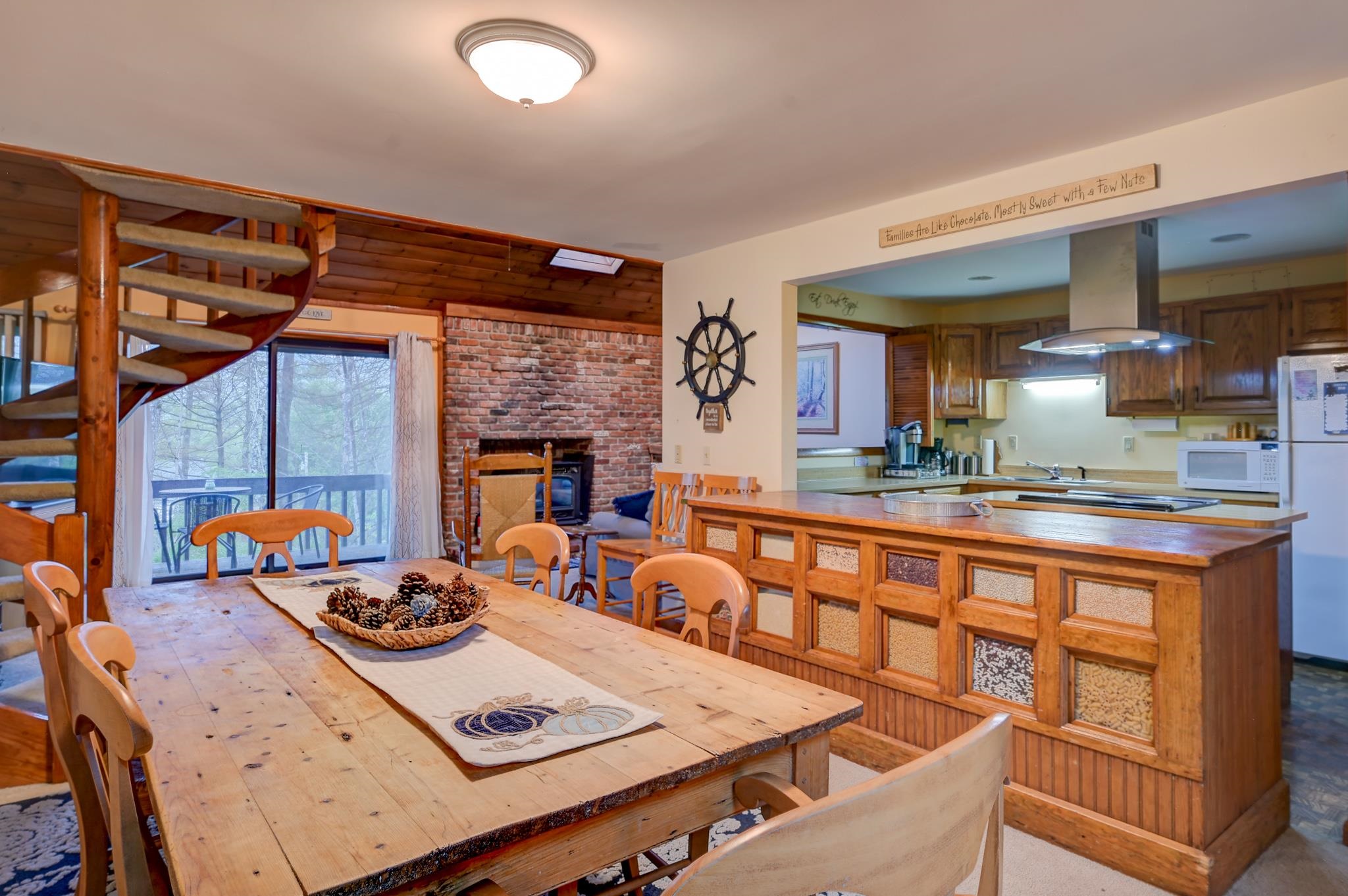 37 Stonehurst Manor Road, Unit 4D Conway, NH 03860 - Photo 5 of 40