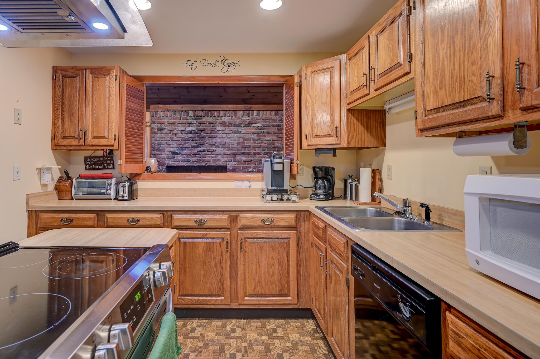 37 Stonehurst Manor Road, Unit 4D Conway, NH 03860 - Photo 10 of 40
