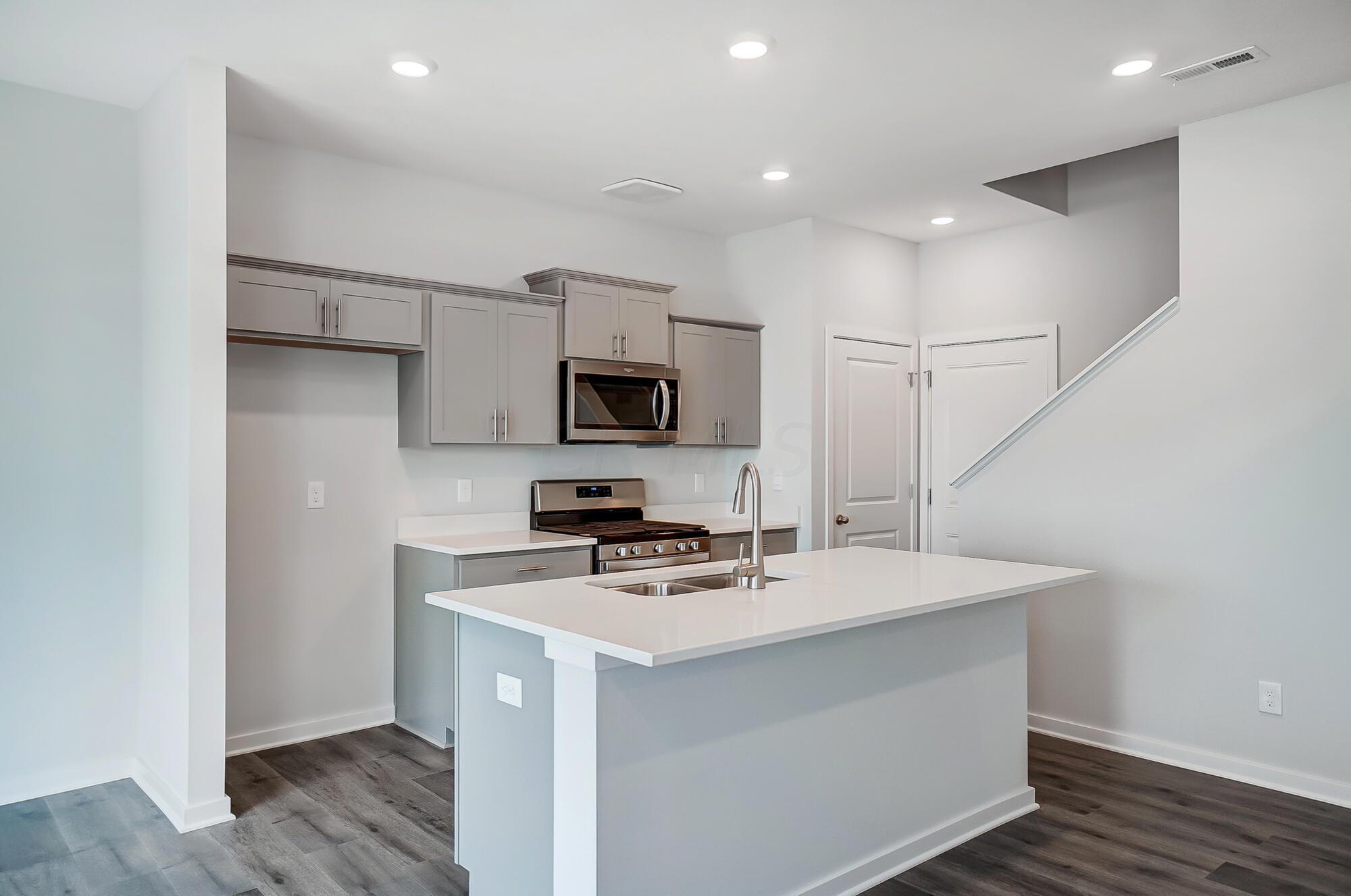 6378 Ripken Street Columbus, OH 43228 - Photo 11 of 51 011