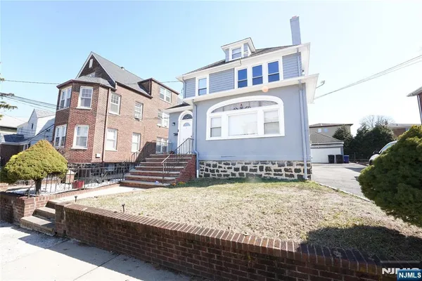 $2,900 | 804 Fairview Lane, Unit 2, Fort Lee, NJ 07024