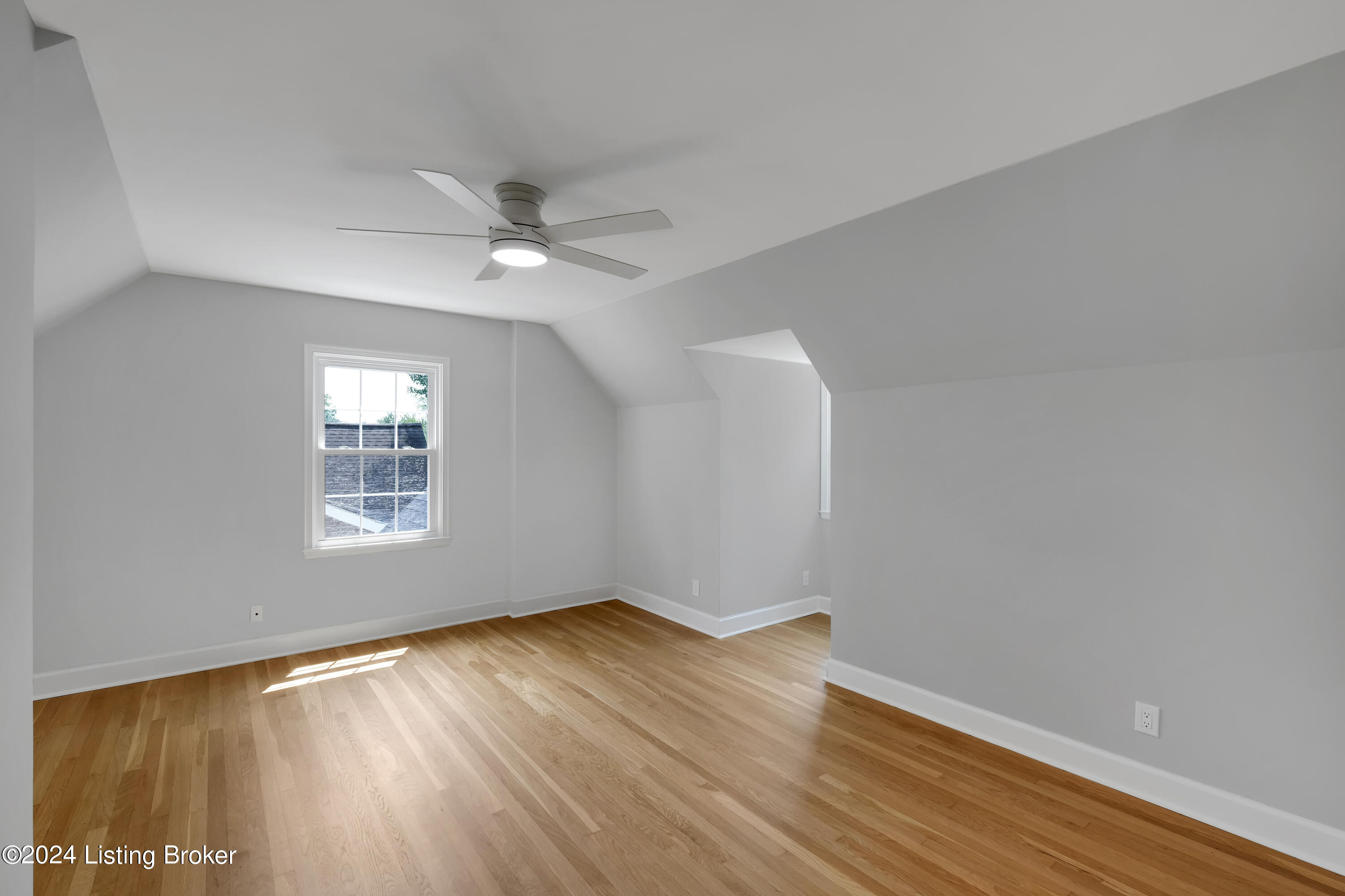 121 Ridgeway Avenue Louisville, KY 40207 - Photo 41 of 46 Bedroom #5 upstairs