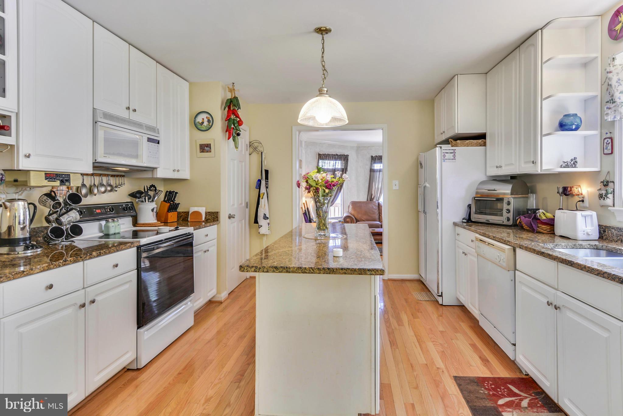 2803 Lookout Road Haymarket, VA 20169 - Photo 7 of 28 Kitchen