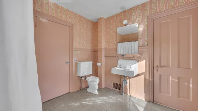 $199,900 | 1121 Indiana Avenue, Sheboygan, WI 53081