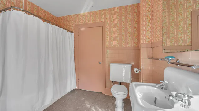 $199,900 | 1121 Indiana Avenue, Sheboygan, WI 53081