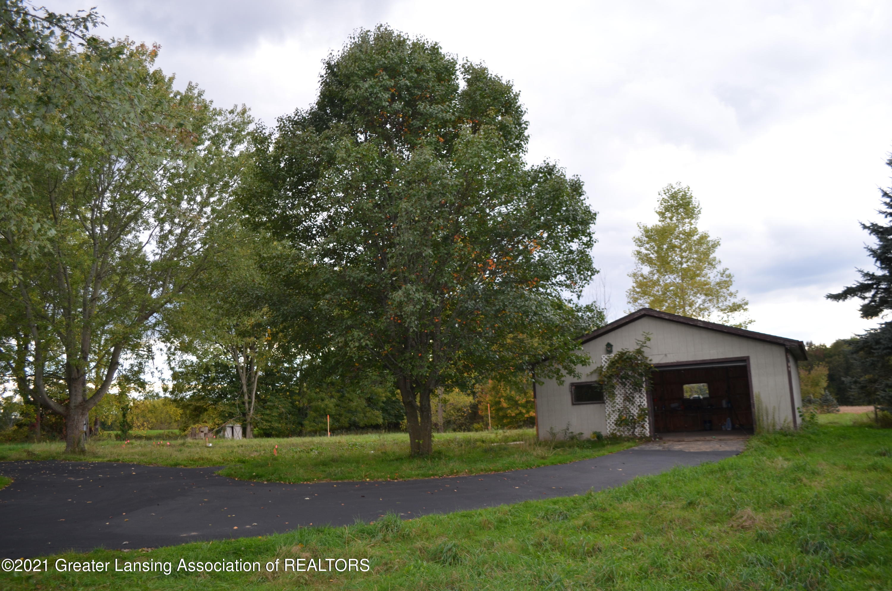 4676 Williamston Road Stockbridge, MI 49285 - Photo 8 of 19 Barn 1