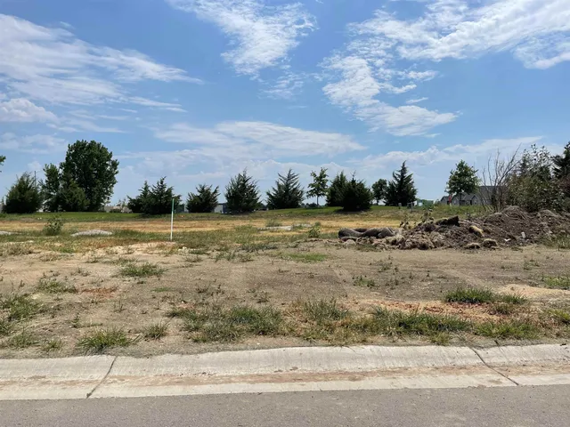 $32,000 | 1229 West Lakeway Court, Andover, KS 67002