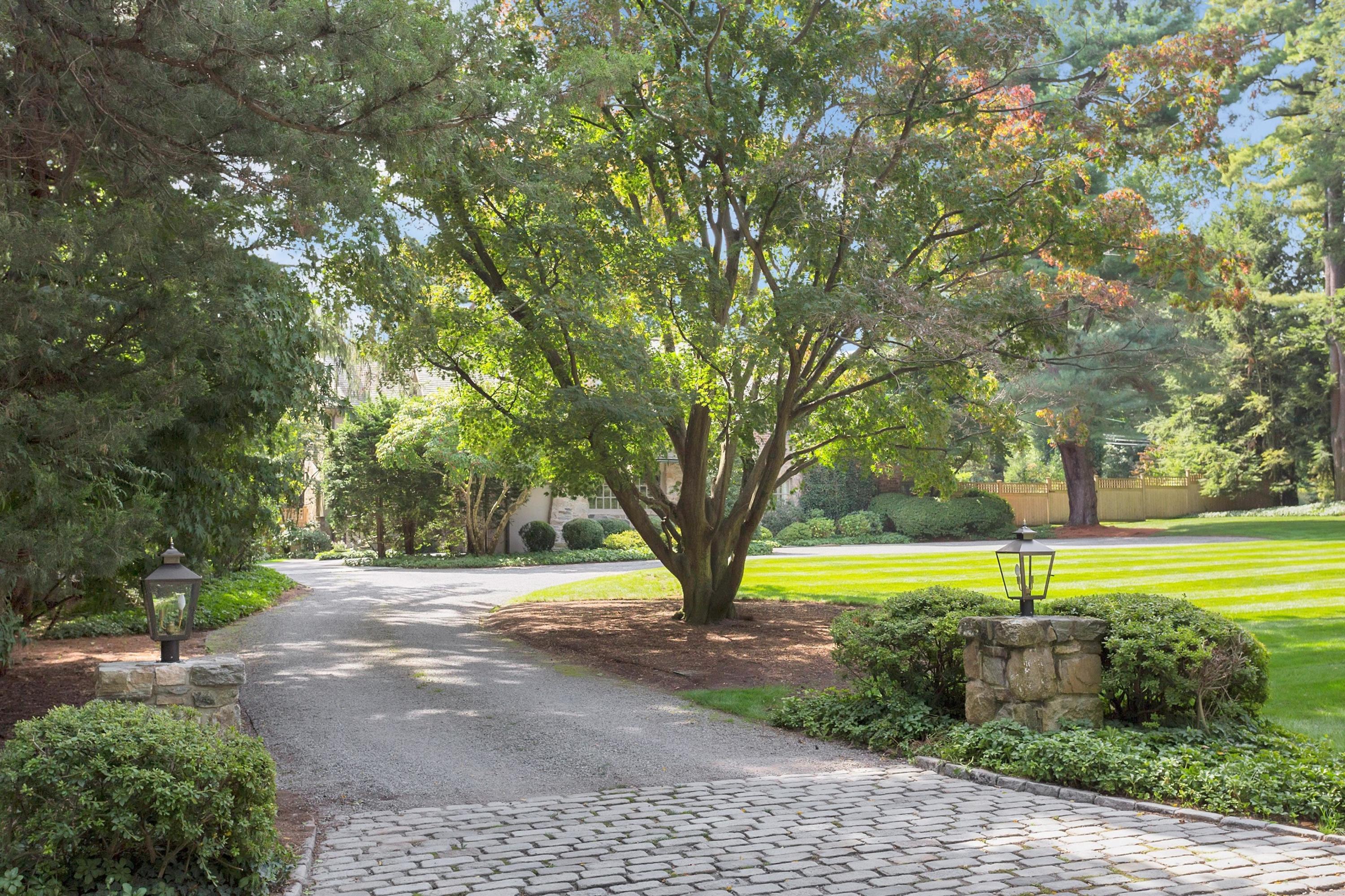 30 Old Farm Road Darien, CT 06820 - Photo 2 of 42 a park with large trees