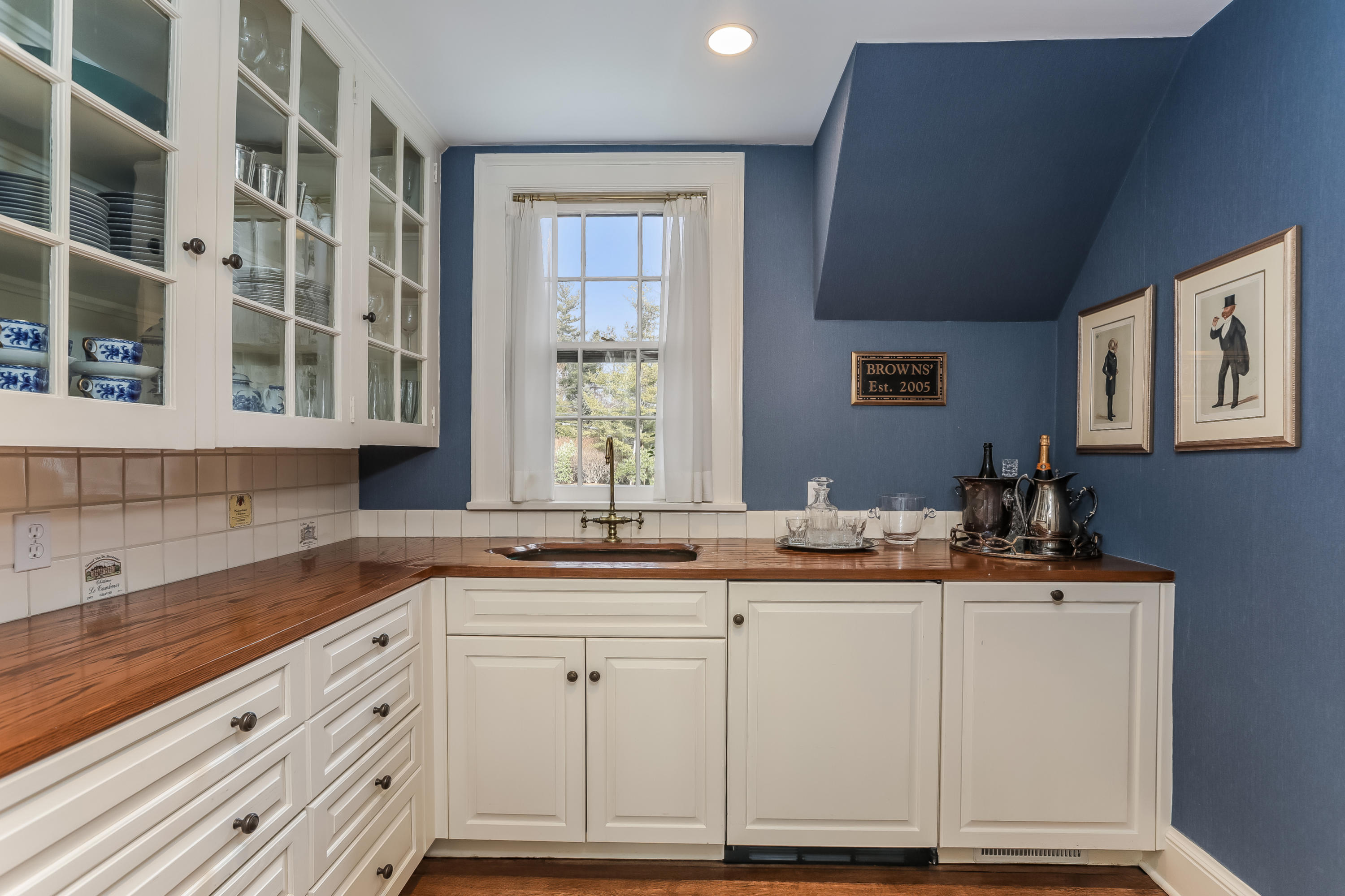 30 Old Farm Road Darien, CT 06820 - Photo 10 of 42 a kitchen with a sink cabinets and window