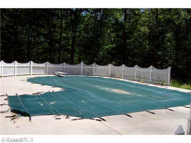 Swimming Pool/Hot Tub/Sauna. 16 x 32 Inground Pool (Condition Unknown)