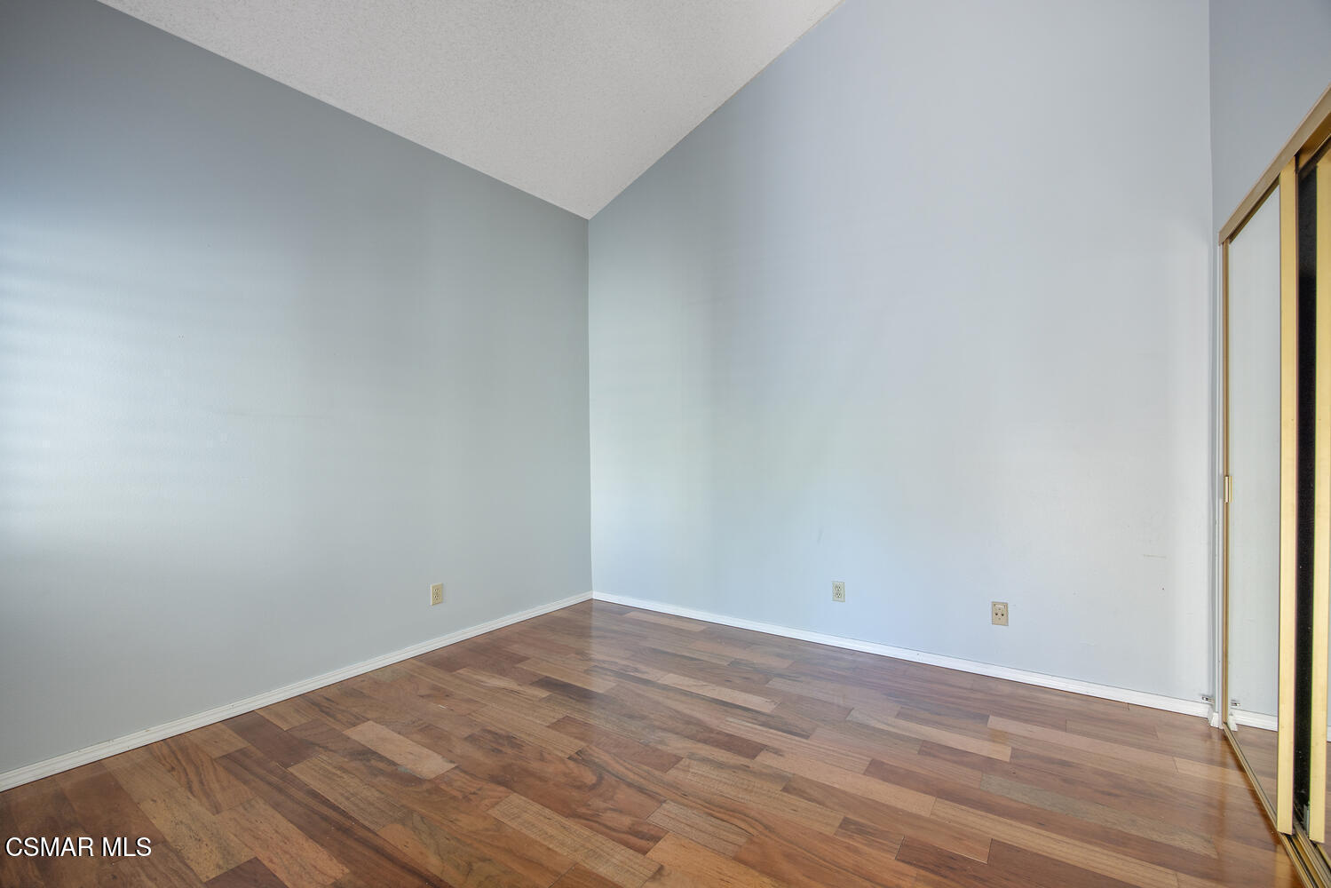 175 Conifer Circle Oak Park, CA 91377 - Photo 14 of 20 a view of room