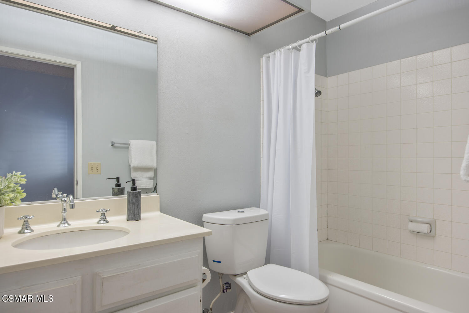 175 Conifer Circle Oak Park, CA 91377 - Photo 15 of 20 a bathroom with a sink a toilet and shower