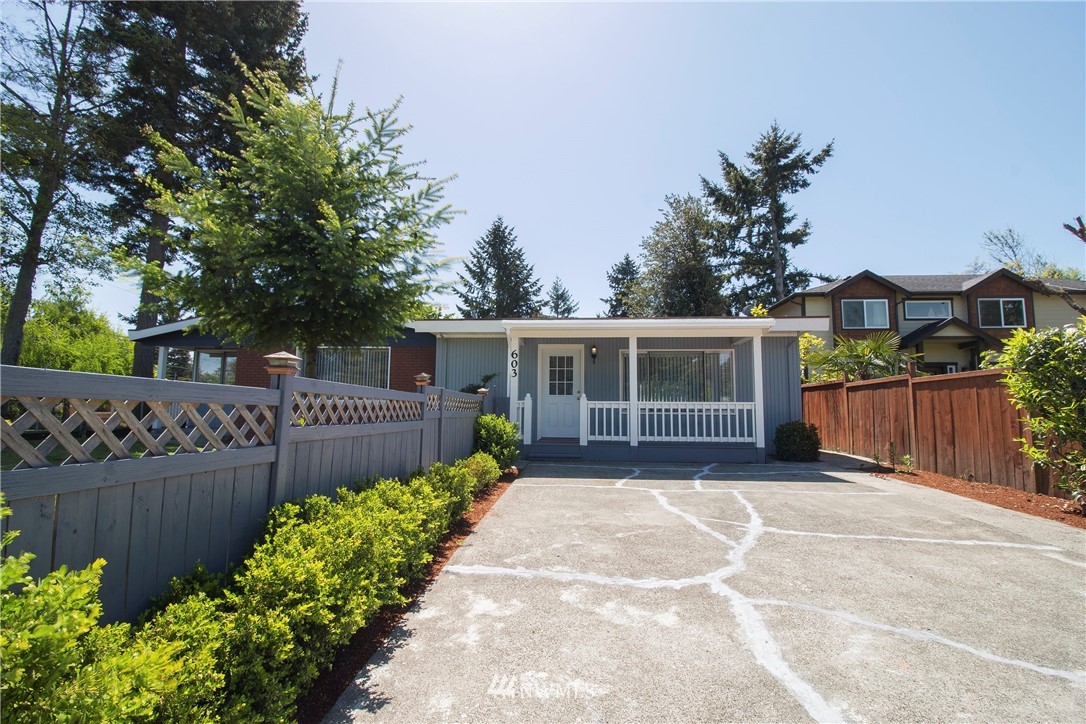 603 Southwest 142nd Street Burien, WA 98166 - Photo 2 of 20 Gallery Image 2