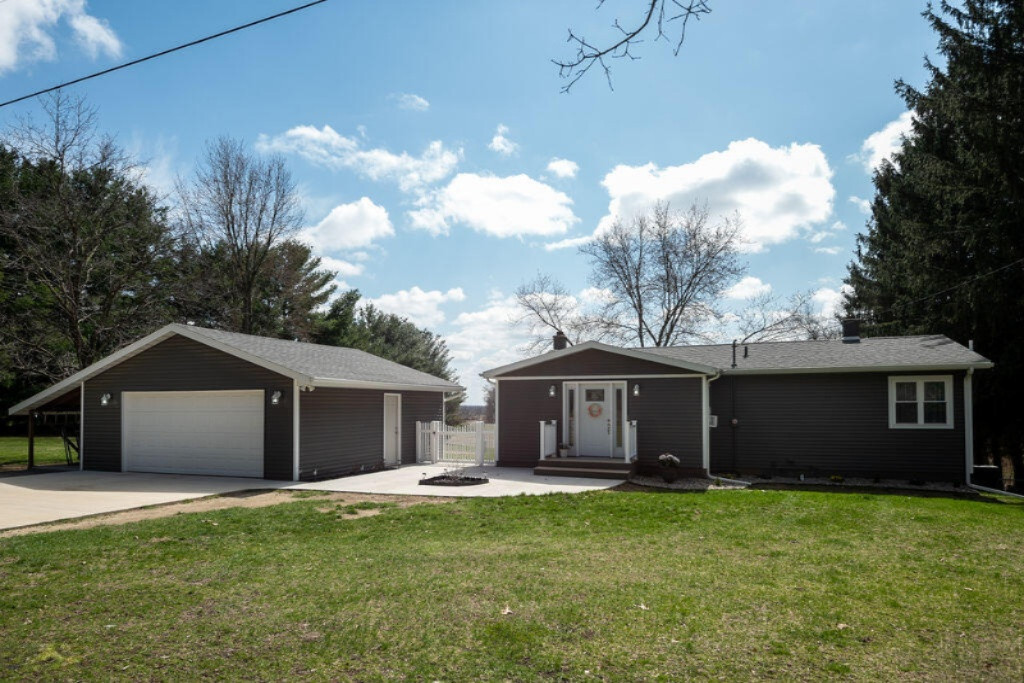163 Hatfield Road Niles, MI 49120 - Photo 1 of 66 Hatfield-2