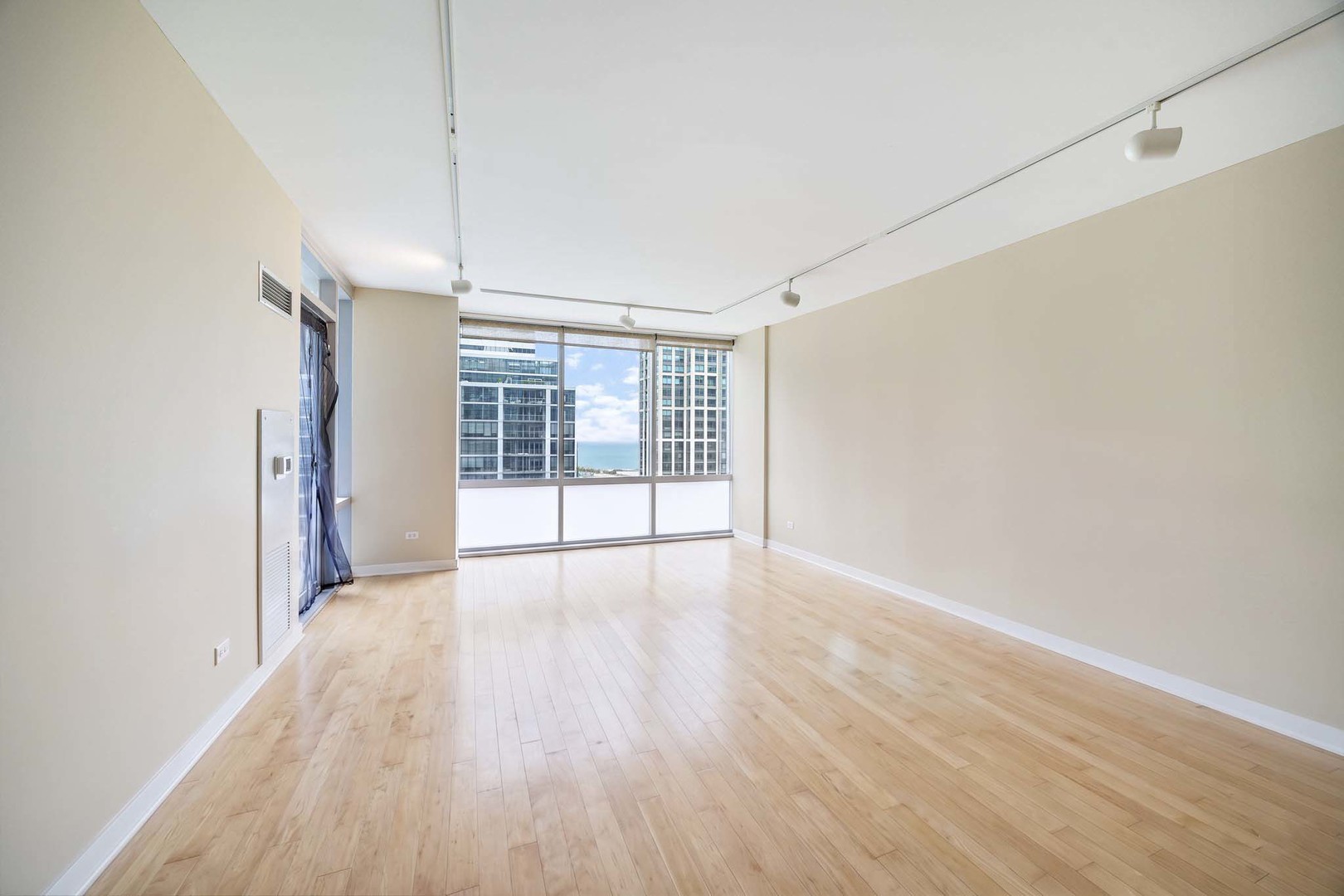 8 East Randolph Street, Unit 1803 Chicago, IL 60601 - Photo 6 of 18