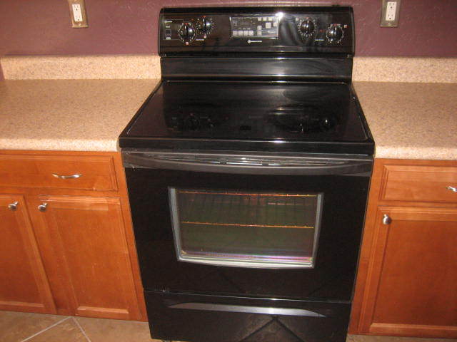 3201 West Pecan Road Phoenix, AZ 85041 - Photo 13 of 31 Stove