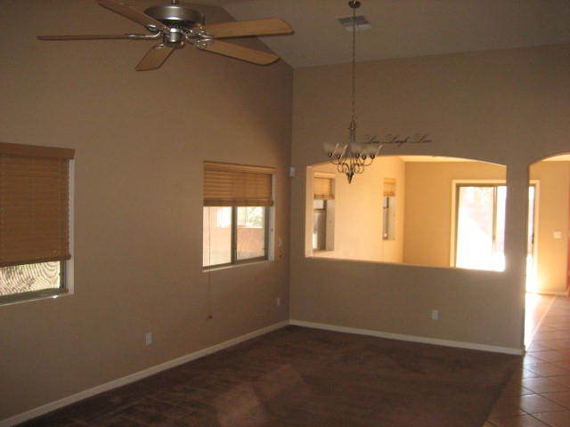 3201 West Pecan Road Phoenix, AZ 85041 - Photo 4 of 31 Entry & Living Room