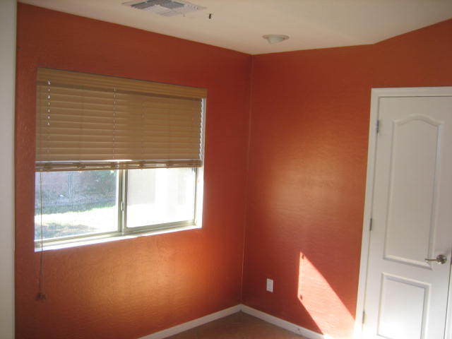 3201 West Pecan Road Phoenix, AZ 85041 - Photo 7 of 31 Breakfast Area