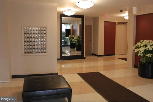 $2,000 | 522 21st Street Northwest, Unit 511B, Washington, DC 20037