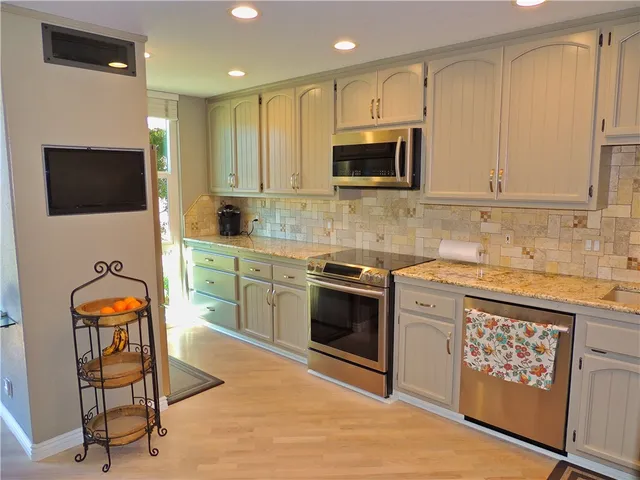 $1,495,000 | 16548 Harbour Lane, Huntington Beach, CA 92649