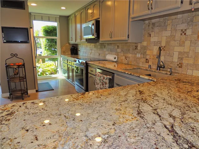 $1,495,000 | 16548 Harbour Lane, Huntington Beach, CA 92649