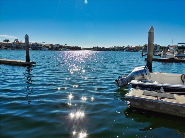 $1,495,000 | 16548 Harbour Lane, Huntington Beach, CA 92649