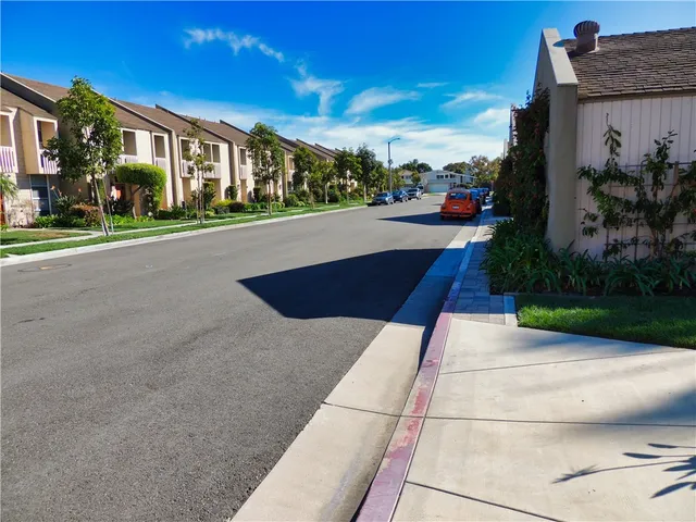 $1,495,000 | 16548 Harbour Lane, Huntington Beach, CA 92649
