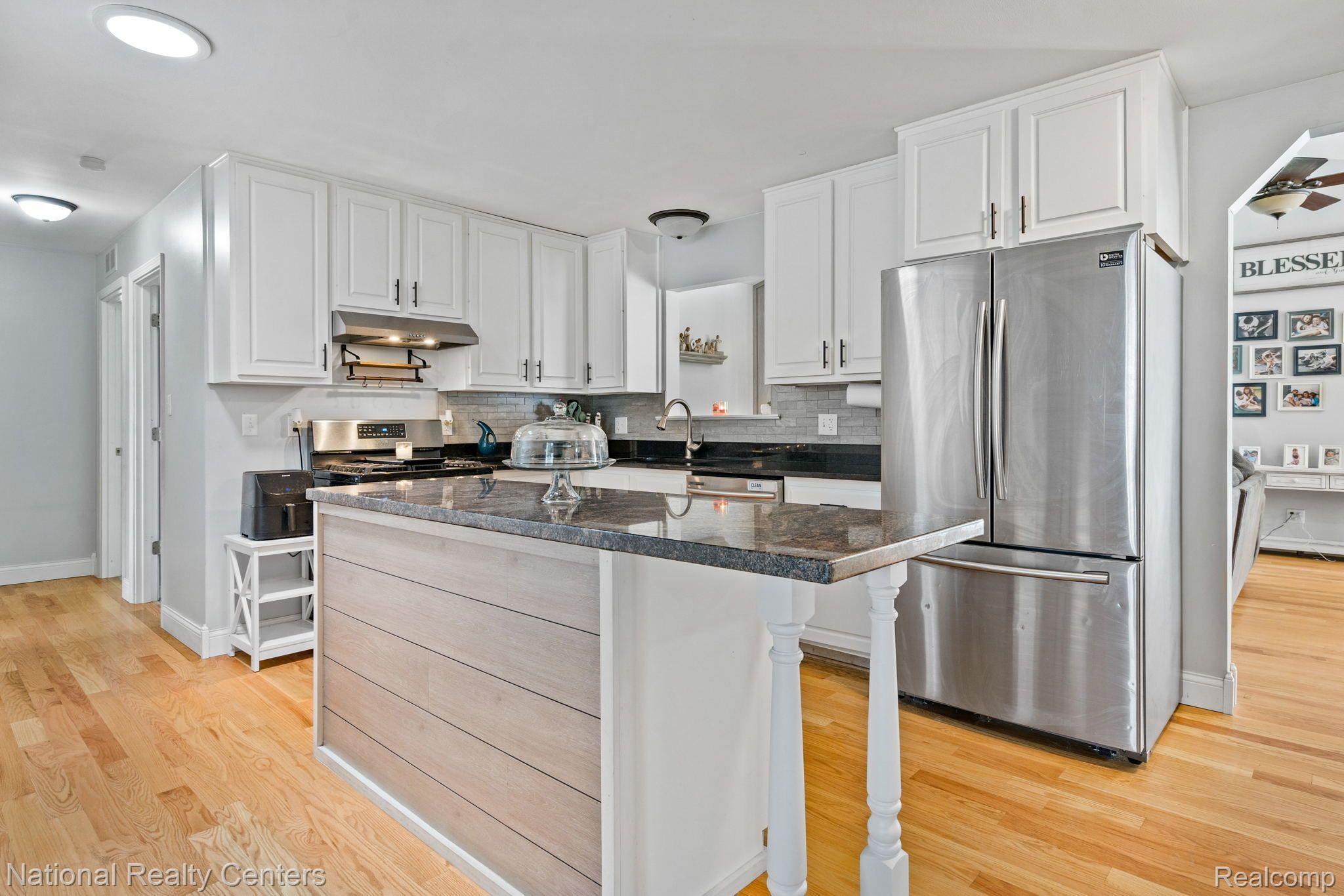 27365 Bell Road New Boston, MI 48164 - Photo 12 of 52 Gallery Image 12