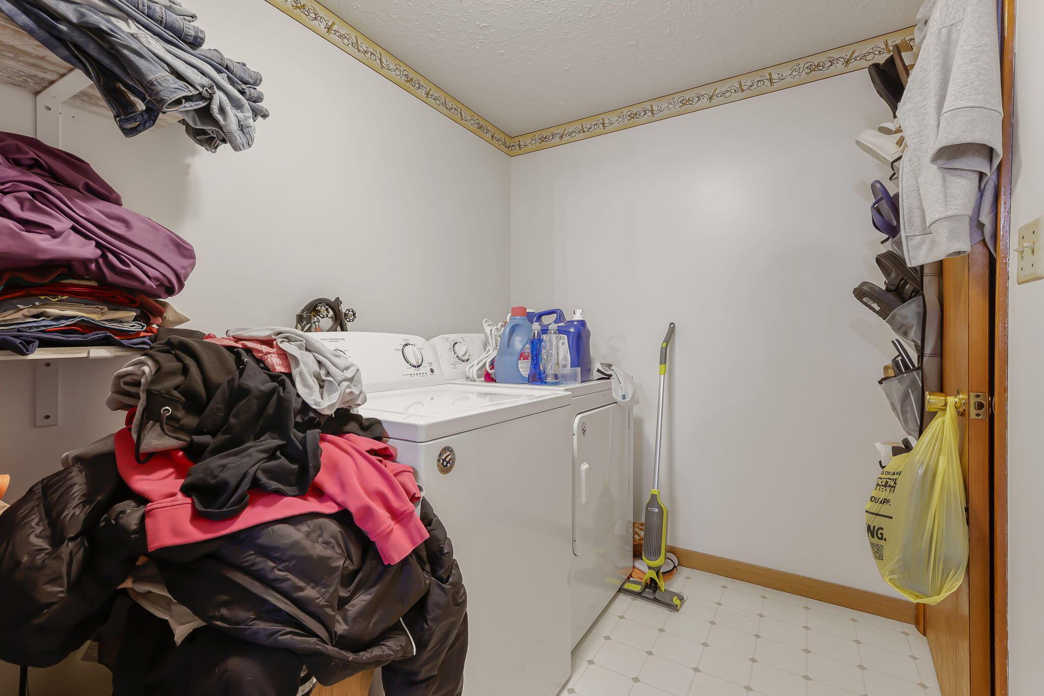 4830 Old Logan Road Southeast Lancaster, OH 43130 - Photo 20 of 51 20-web-or-mls-_S5A3017