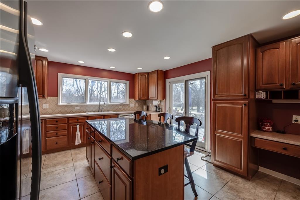 8919 Rexford Road Indianapolis, IN 46260 - Photo 13 of 34 Gallery Image 13