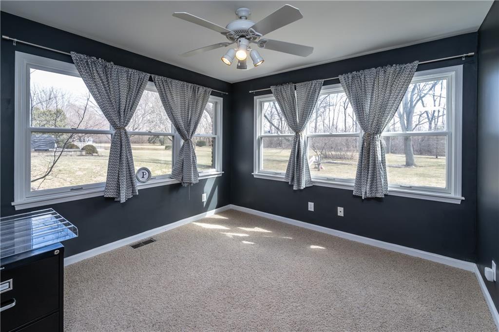 8919 Rexford Road Indianapolis, IN 46260 - Photo 18 of 34 Gallery Image 18