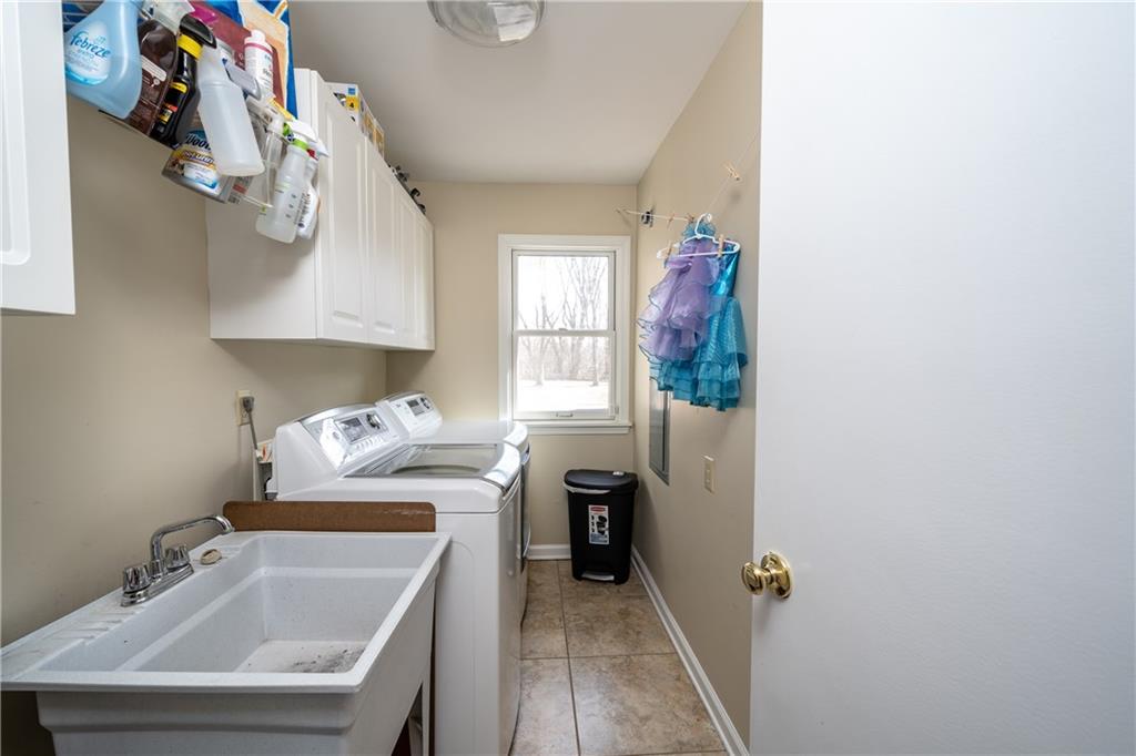 8919 Rexford Road Indianapolis, IN 46260 - Photo 21 of 34 Gallery Image 21