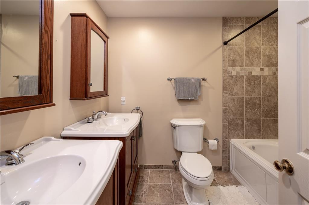 8919 Rexford Road Indianapolis, IN 46260 - Photo 25 of 34 Gallery Image 25