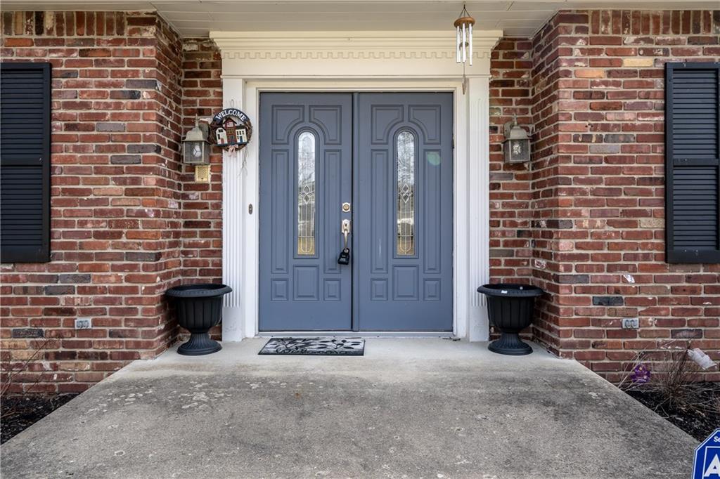 8919 Rexford Road Indianapolis, IN 46260 - Photo 4 of 34 Gallery Image 4