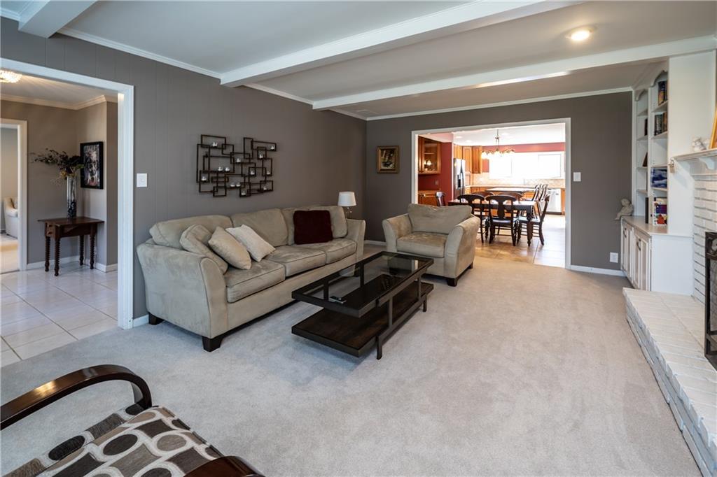 8919 Rexford Road Indianapolis, IN 46260 - Photo 8 of 34 Gallery Image 8